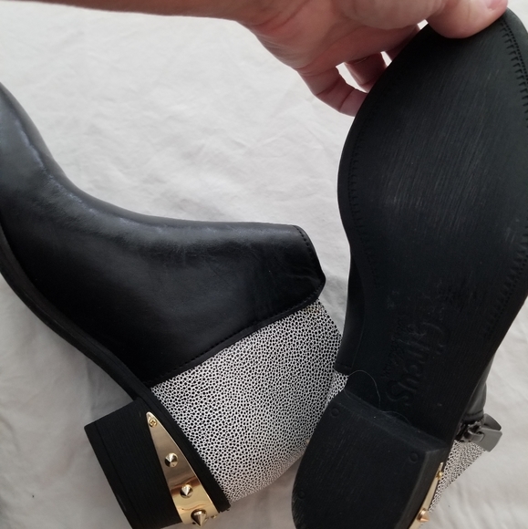 Booties - Picture 4 of 5